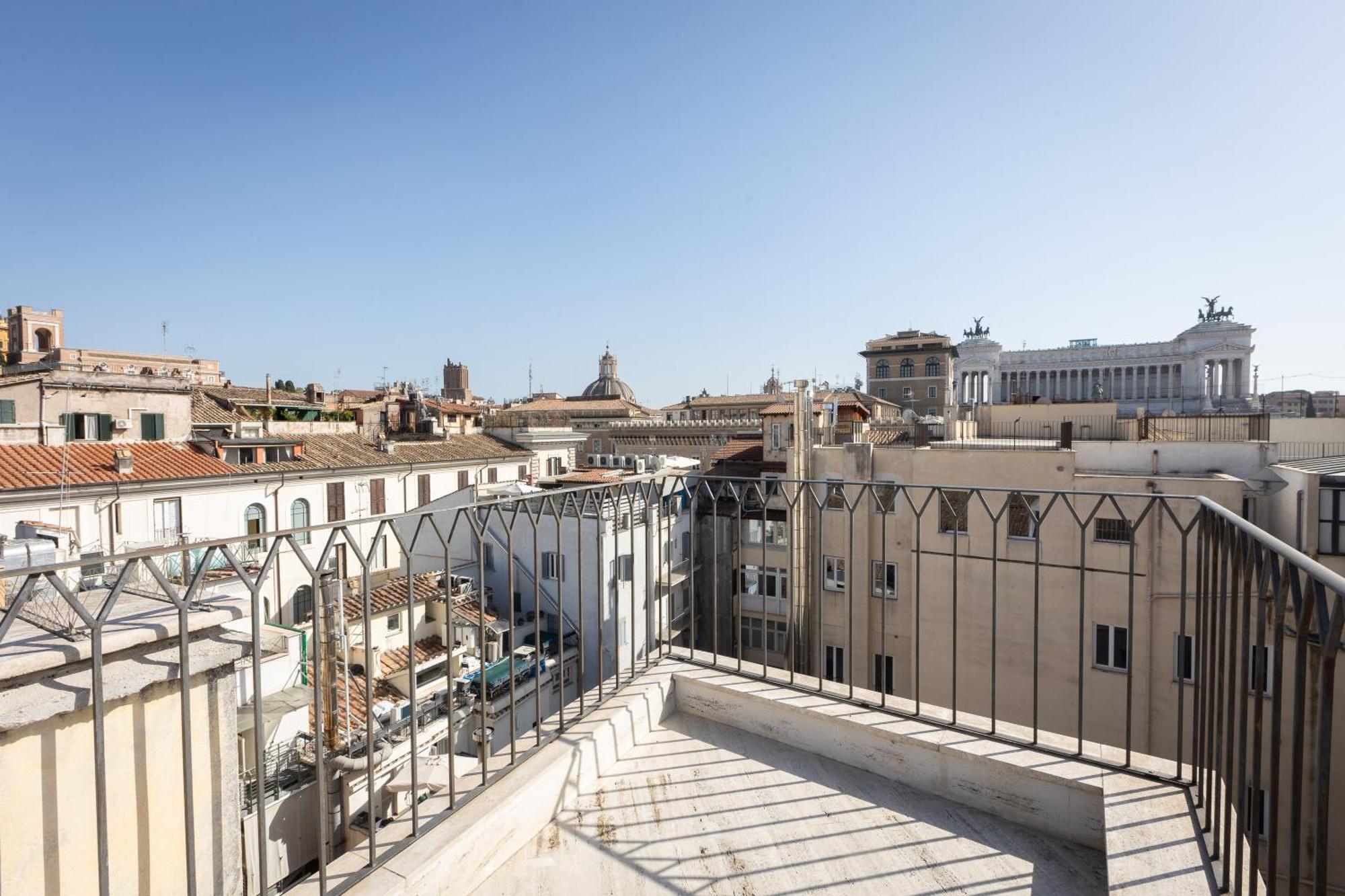 Amazing 3 Levels Penthouse Piazza Venezia Lejlighed *